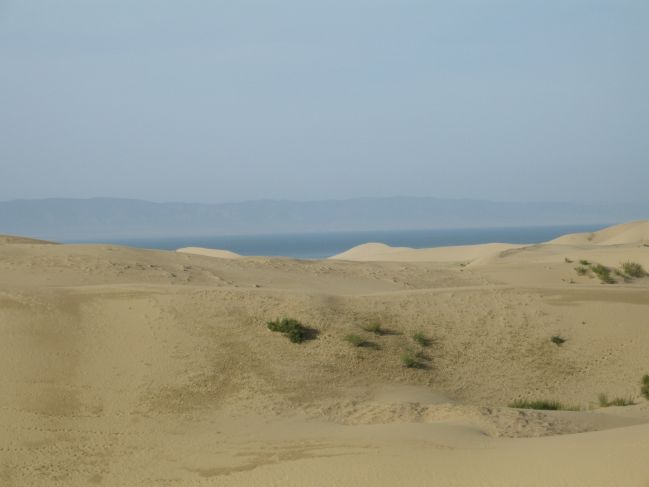  2006:09:11 20:48:17   Sand dunes on Northeast Side of Lake Qinghai - photo 2.jpg